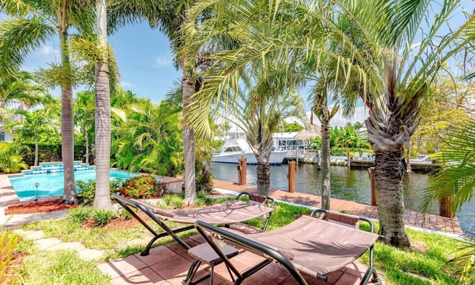 Pompano Isles House | Tropical Oasis close to all South Florida offers!
