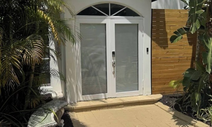 Parkland Apartment | Tropical Oasis in The highly sought after Parkland FL 13 miles from the BEACH