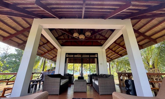 San Vicente Villa | Tropical Palms Villa and Beachfront Resort