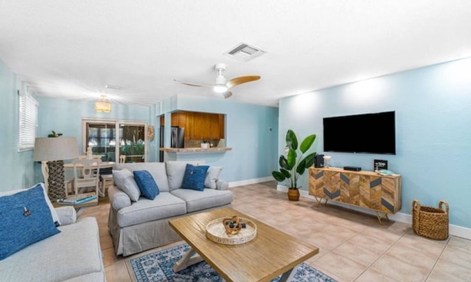 Juno Ridge House | Tropical Paradise in Palm Beach