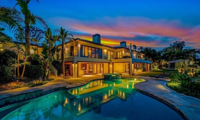 La Jolla Mesa House | Tropical Paradise First-Class Amenities and Views
