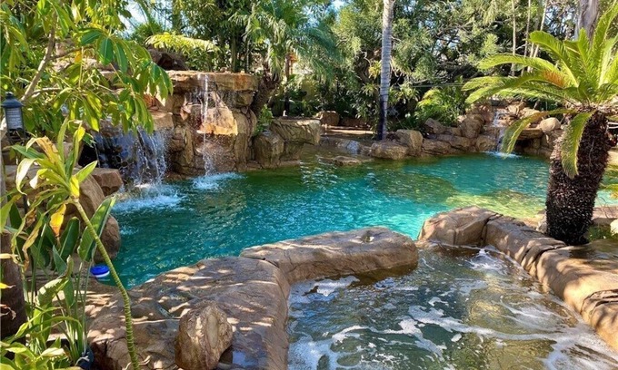 Orange Villa | Tropical Pool Resort Slide Bamboo Palapa Disney Mini-Golf Ping Pong