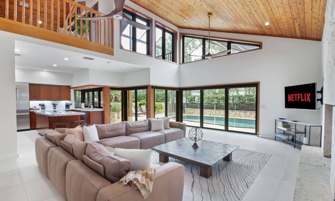 Palmetto Bay Apartment | Tropical Rainforest Pool Retreat in Miami