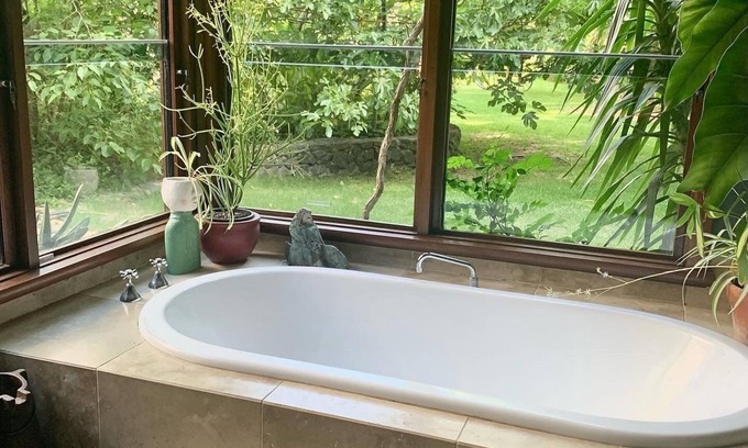 Crooked Brook Resort | TROPICAL RESORT ACCOMMODATION IN WA’s Ferguson Valley - Groups/Retreats/Events