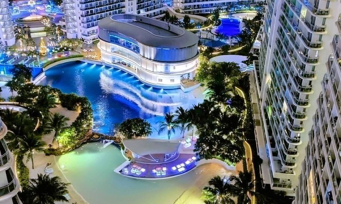 Muntinlupa Resort | Tropical Scandi Condo at Exclusive Azure Urban Resort near Manila Int'l Airport