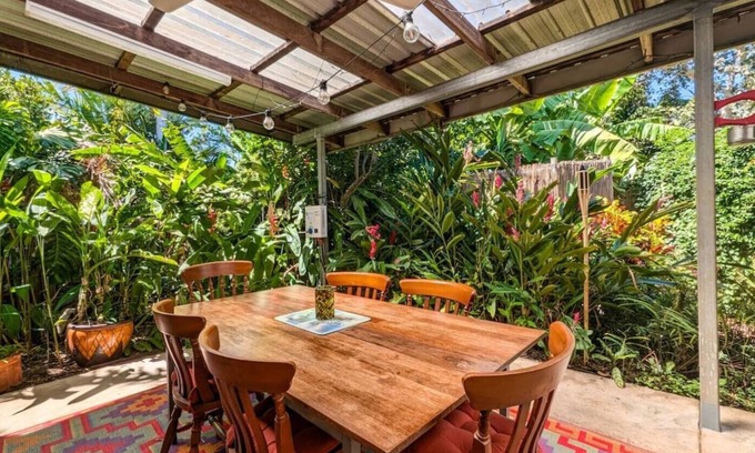 Wanguri House | Tropical Treasure | Outdoor Kitchen & Shower