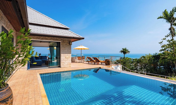 Maret Villa | Tropical Villa Stunning Ocean View.