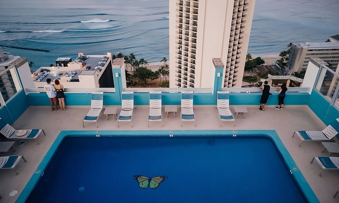 Waikiki House | Tropical Waikiki Stay with Breathtaking Views and Modern Comforts