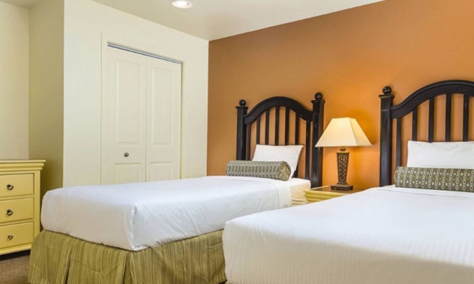 Las Vegas Hotel | Tropicana 2 Bedroom Deluxe