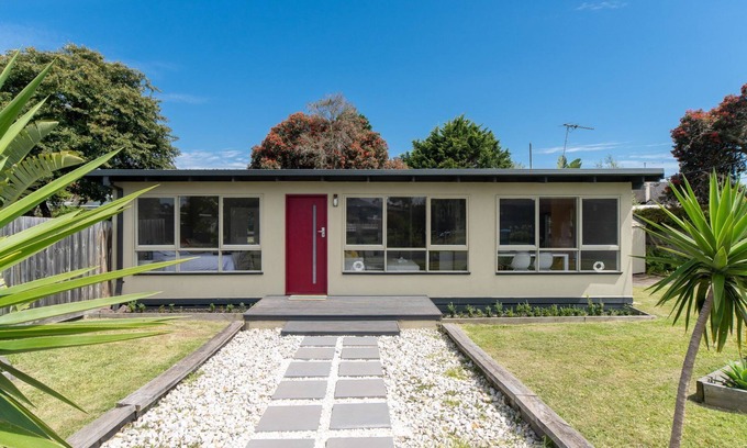 Tootgarook Cottage | Tropicana Coastal Cottage