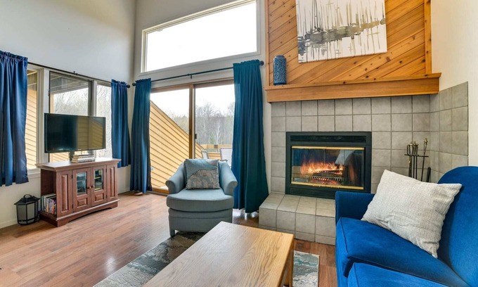 Harbor Springs Condo | Trout Creek Resort Condo - 1 Mi to Nubs Nob!