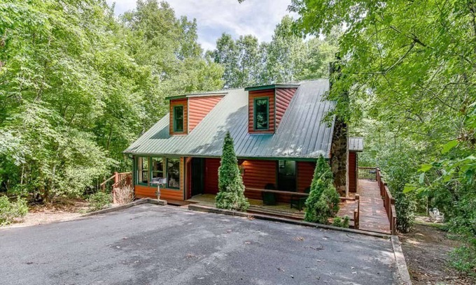 Helen Cabin | Trout Lily - Perfect Family Cabin