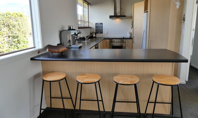 Turangi House | Trout Retreat - Mountain, lake and river