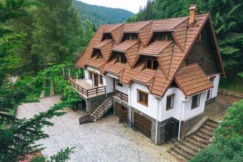 Leresti House | Trout Waterfall Retreat