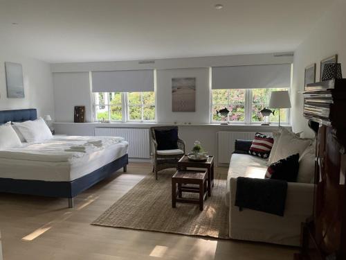 Hornbaek Bed & Breakfast | Trouville Bed & Breakfast