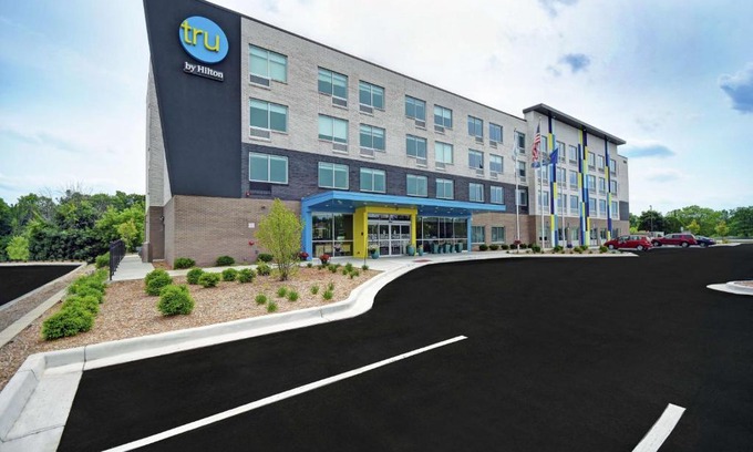 East Paris Hotel | Tru By Hilton Grand Rapids Airport