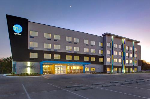 Roanoke Hotel | Tru By Hilton Northlake Fort Worth, Tx