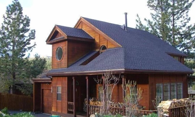Truckee House | Truckee River Scenic Getaway - fly fishing destination, ski rental & recreation