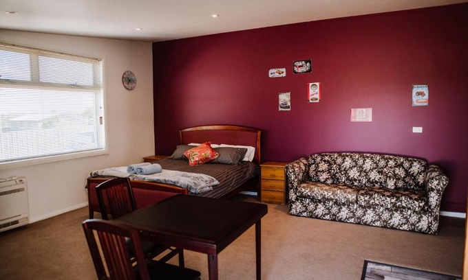 Sheffield Apartment | True Blue Three - The View