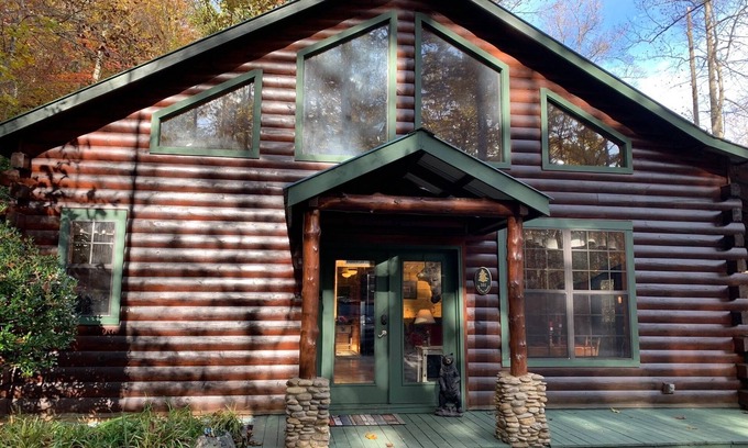 Murphy Cabin | True Log Home In The Mountains