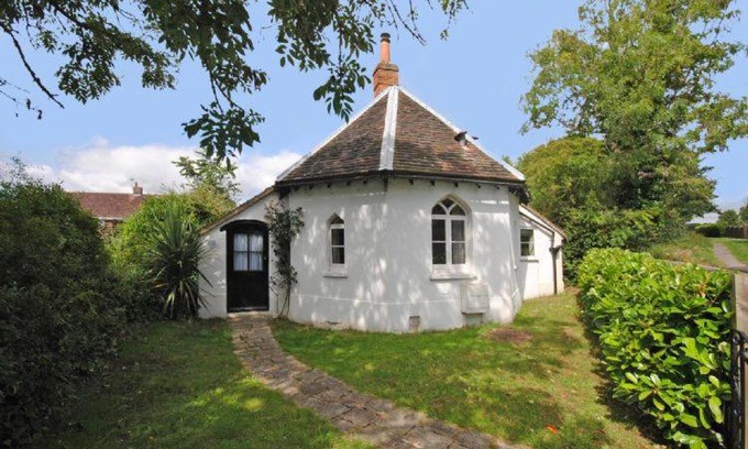 Chichester House | Truffle Cottage, Chichester