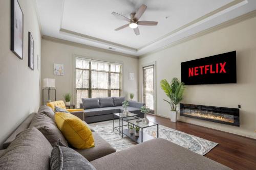 Cumberland Apartment | Truist Luxe Haven near Battery