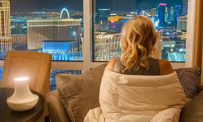 Las Vegas Condo | 𝐓𝐑𝐔𝐌𝐏 56th Floor ⁕ Luxury Suite ⁕ Strip Views