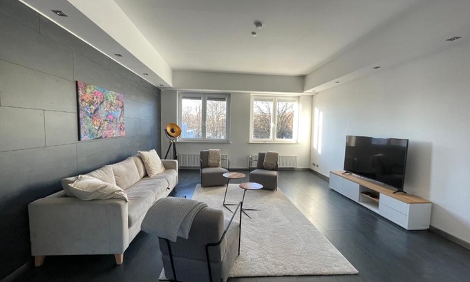 Langenhorn Apartment | TruRetreats Design Loft für 8 Personen I Riesige Küche I eCharger I 65z SmartTV I 150qm