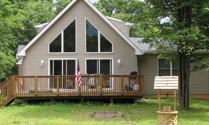 Albrightsville Ski Chalet | Try some adventure or simply relax 200 5 Star reviews! perfect chalet