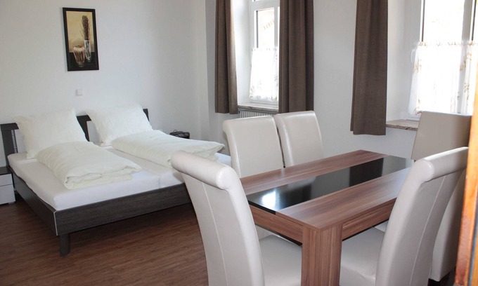 Rheinhausen Apartment | TT Apartment EG near Europa-Park Rust - Thai Tawan Apartments near Europa