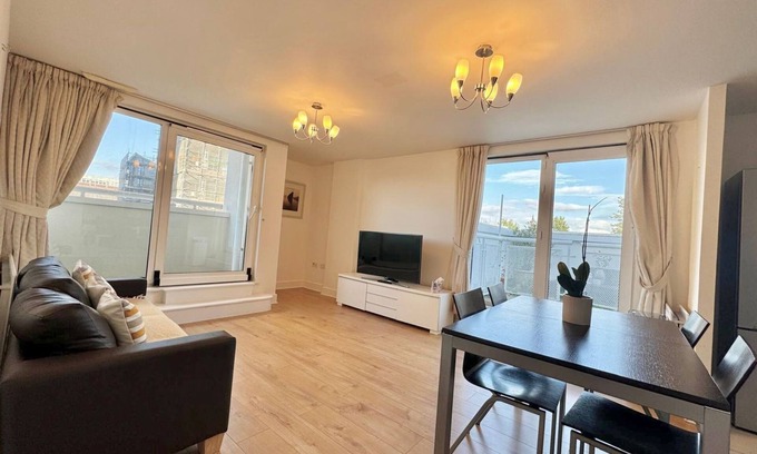 Broad Green Apartment | TTSA - 2 Bedroom Apartment-Croydon-Mayday Hospital