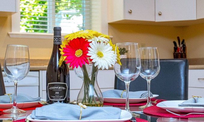 Cordova Bay House | TU CASA - Your Home Away From Home. Central location close to all amenities.