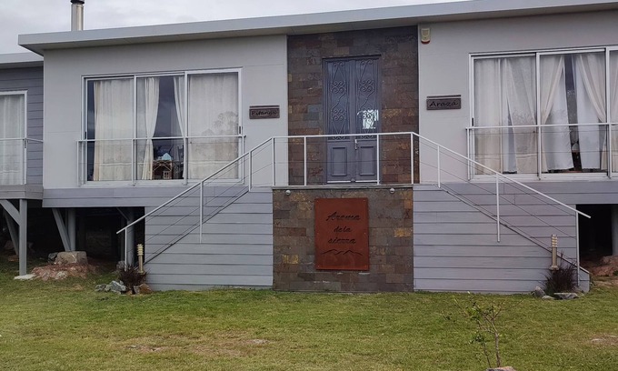 Maldonado Department House | Tu próxima aventura comienza aquí: Alquiler vacacional en Villa Serrana