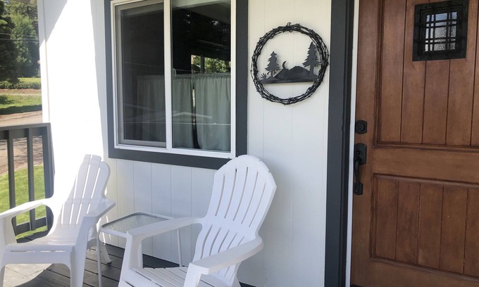 McCloud House | Tucci House - Cozy Historic Home - Sleeps 10