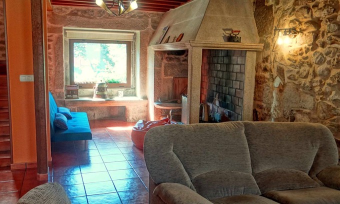 Larino House | Tucho - Large stone house near to beach