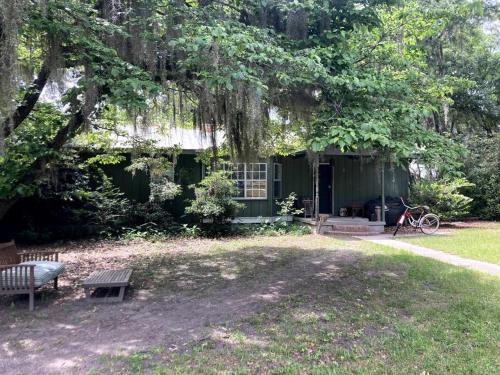 Burton House | Tucked Away Newly Renovated 2 Bedroom/1 Bath Sleeps 8