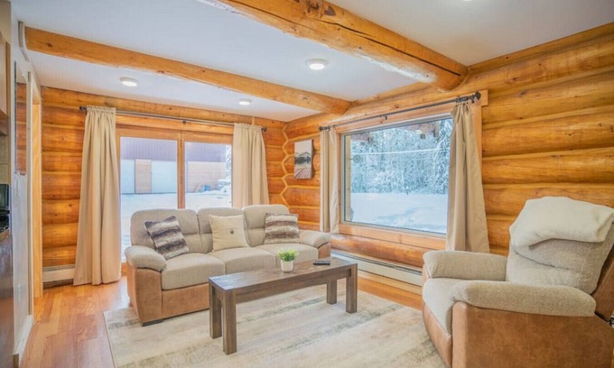 College House | Tucked Away Timber Lower Suite
