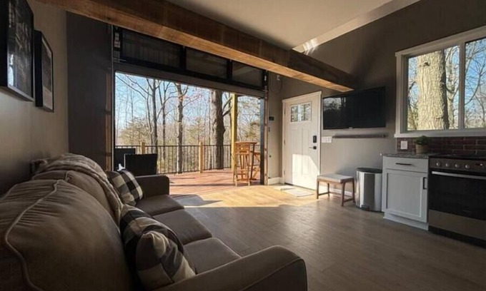 Chaplin House | Tucked Away Treehouse- on the KY Bourbon Trail