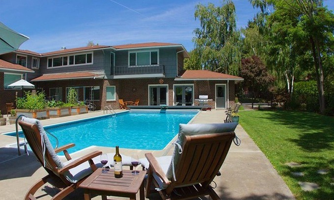 Walla Walla House | Tucker House: Luxury Suite with Pool, Walk to Parks, Downtown & Whitman College.
