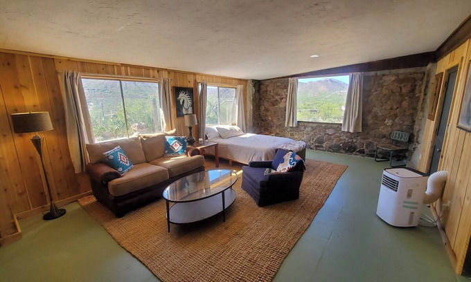 Tucson Estates Apartment | Tucson Historic Ranch Unique Artist Loft with Panoramic View