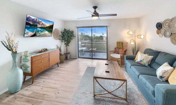 Casas Adobes Condo | Tucson Oasis: Pool, Mountain, City Views