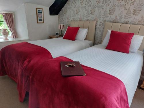 Bossington Bed & Breakfast | Tudor Cottage