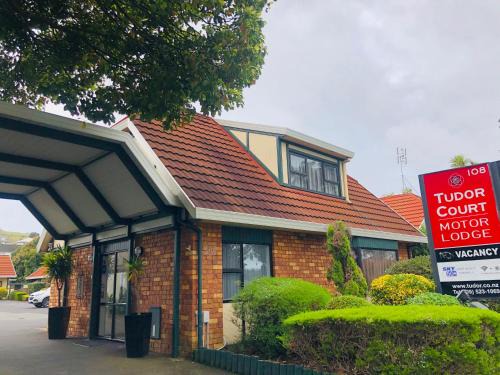 Epsom Hotel | Tudor Court Motor Lodge