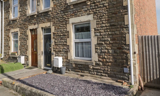 Chippenham House | TUGELA, pet friendly, with a garden in Chippenham