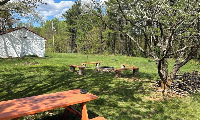 Woolwine Hotel | Tuggle's Gap Roadside Inn - Blue Ridge Parkway