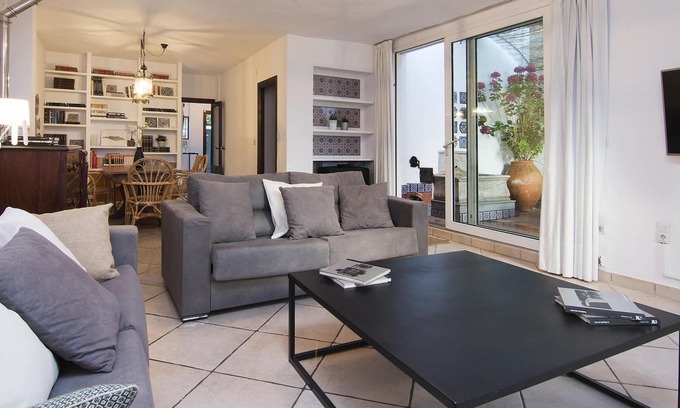 Beiro Apartment | tuGuest Pool House Albaicín