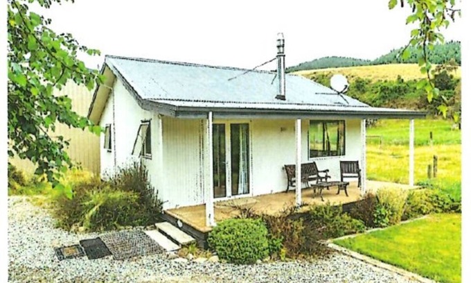 Kakahu Cottage | Tui Haven - country escape in Geraldine