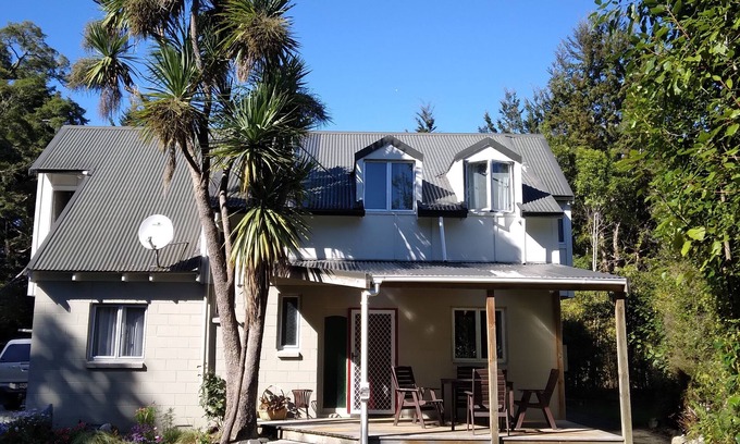 Southland Region House | Tui Retreat | Lake Manapouri