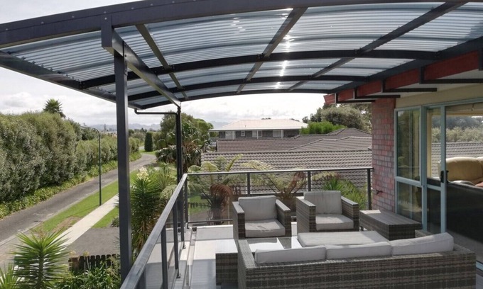 Bowentown Cottage | Tuis Nest - Bowentown Holiday Home