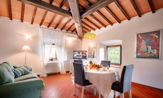 Vaglia Apartment | Tulip